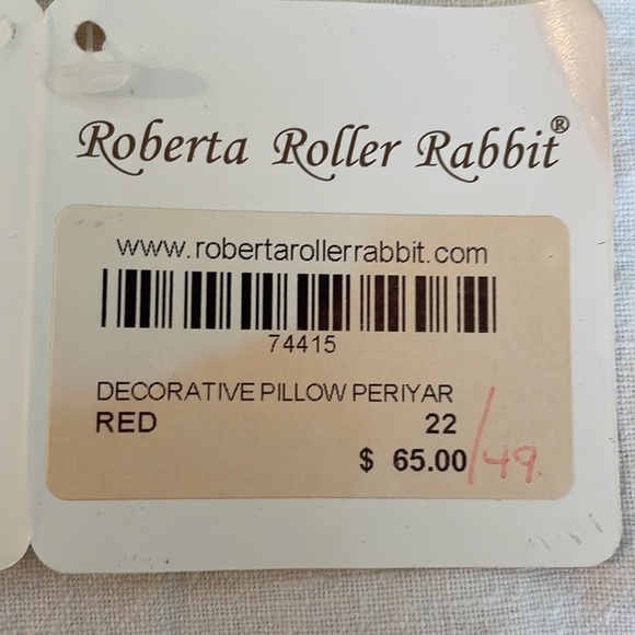 Roberta Roller Rabbit Big Cata pillow cover 22x22 - Picture 3 of 6